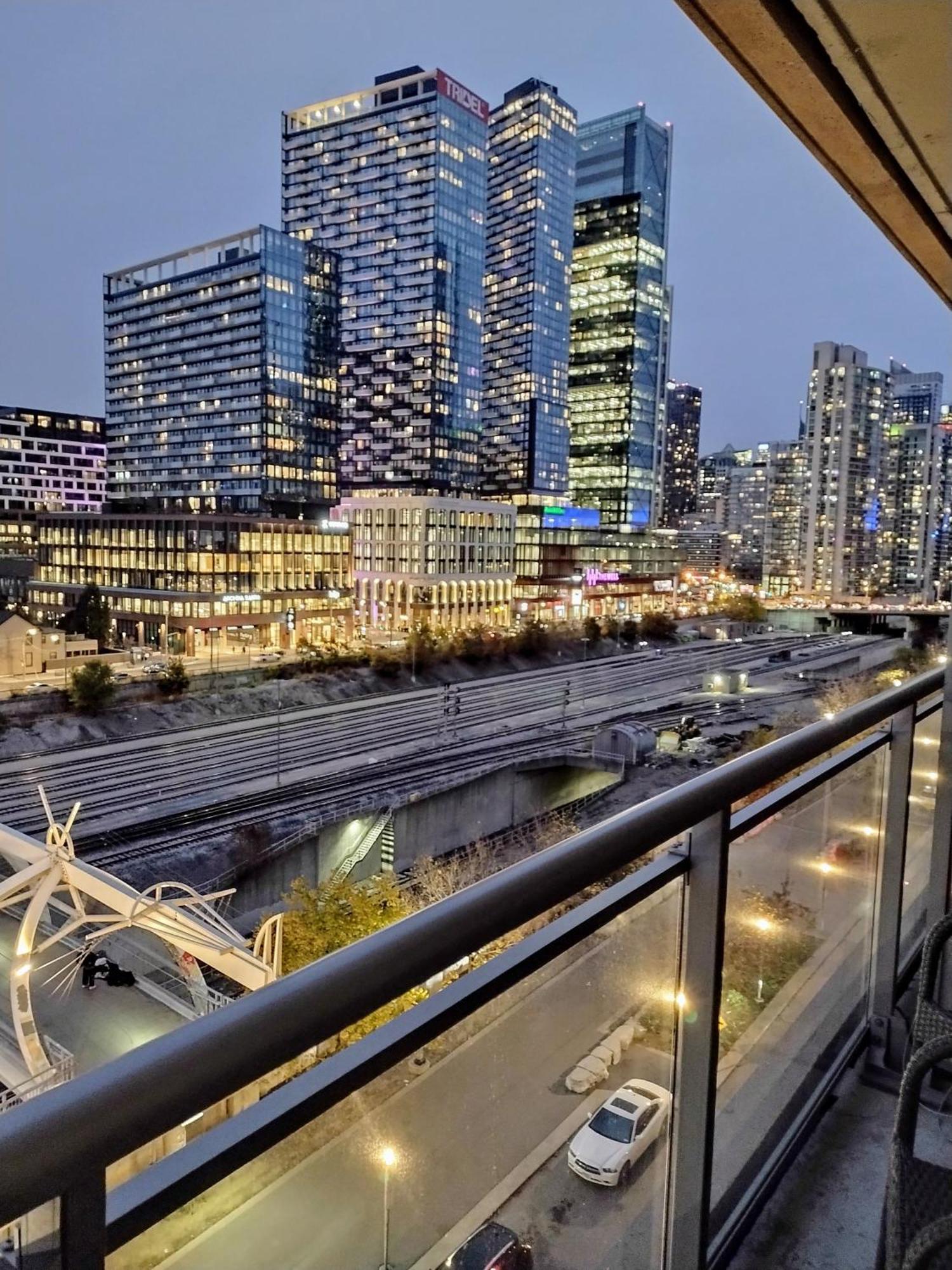 Downtown Toronto Condo, Free Indoor Parking With Amazing View المظهر الخارجي الصورة