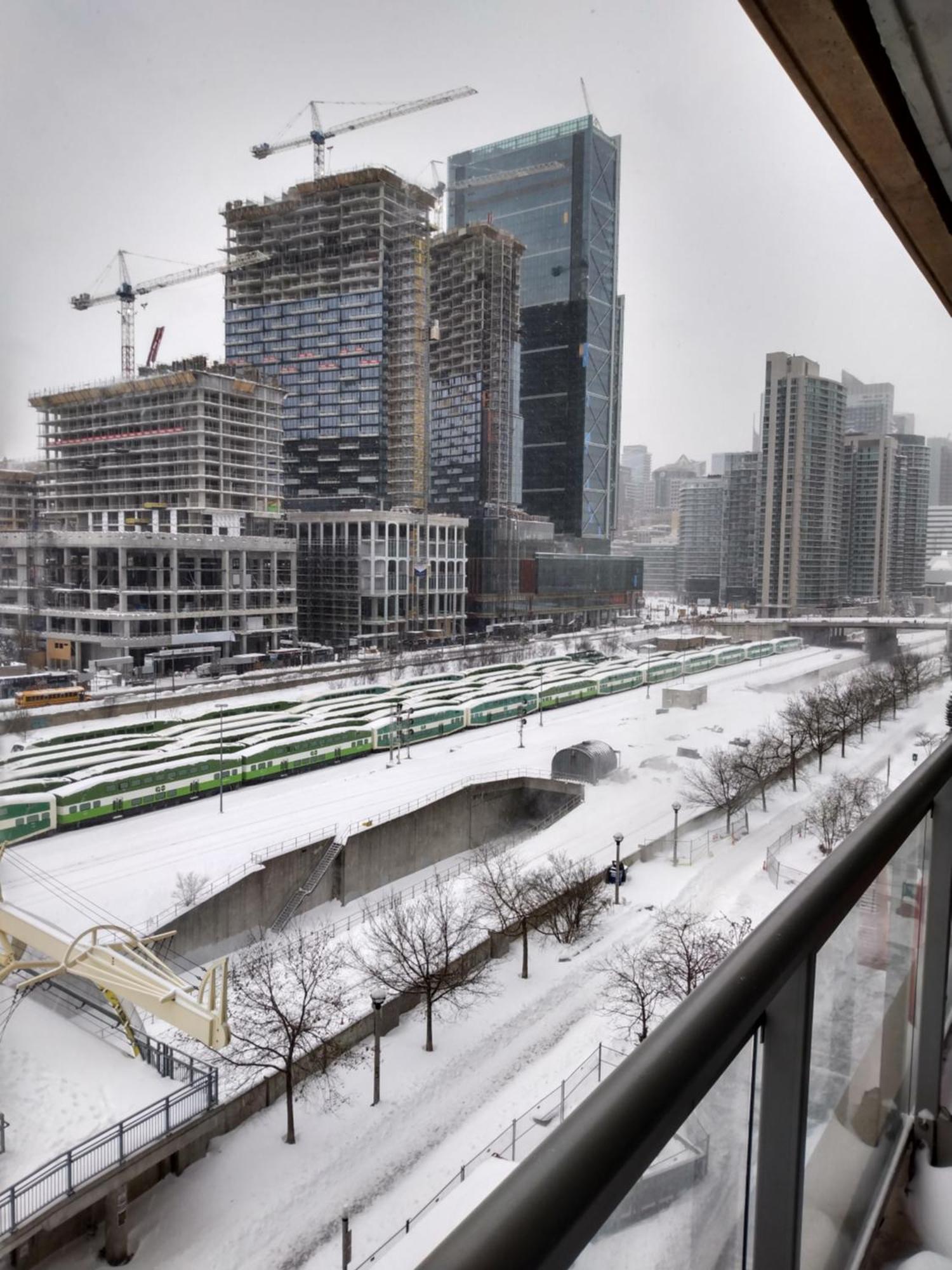 Downtown Toronto Condo, Free Indoor Parking With Amazing View المظهر الخارجي الصورة